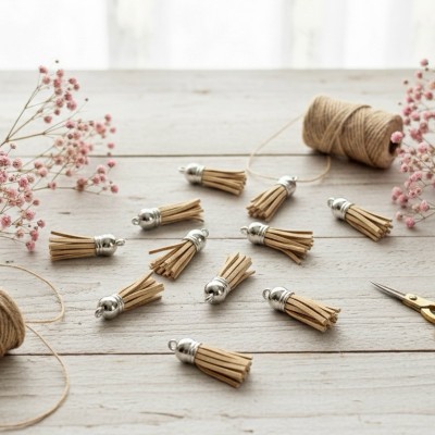 Кисточки замшевые для творчества и украшений (3.8 см, 10 шт.) - бежевый/серебро Кисточки замшевые для творчества и украшений (3.8 см, 10 шт.) - бежевый/серебро