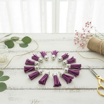 Кисточки замшевые для творчества и украшений (3.8 см, 10 шт.) - сиреневый/серебро Кисточки замшевые для творчества и украшений (3.8 см, 10 шт.) - сиреневый/серебро