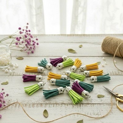 Замшевые кисточки, цветной микс (24 шт)