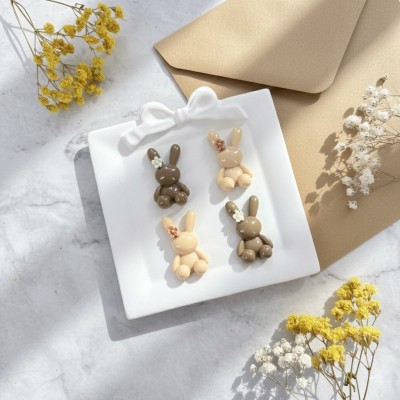 Кабошоны акриловые "Зайчики" для рукоделия и декора - набор 4 шт.