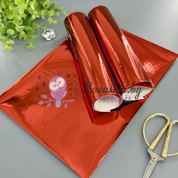 Кожзам однотонный глянцевый (зеркальный) красный