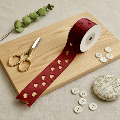 Репсовая лента с вырубкой «Сердечки» — ширина 3,5 см, цв. бордовый (1 м)