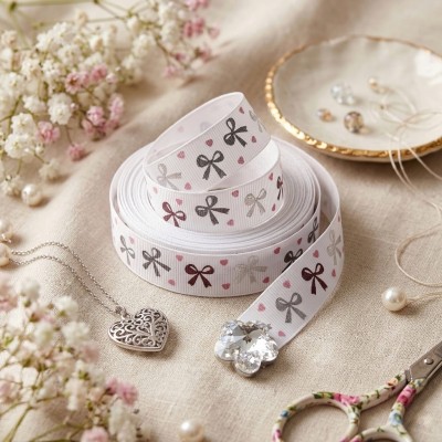 Лента репсовая декоративная «Бантики и сердца», белая с серебристым тиснением, 25 мм