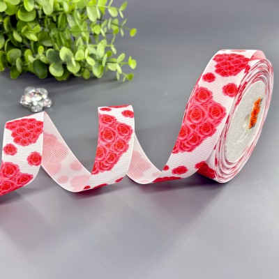 Репсовая лента 25 мм с рисунком "Сердце из роз"