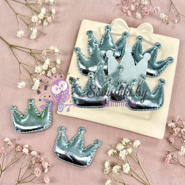 Декоративные патчи для рукоделия «Голубые короны» из экокожи - набор 7 шт.